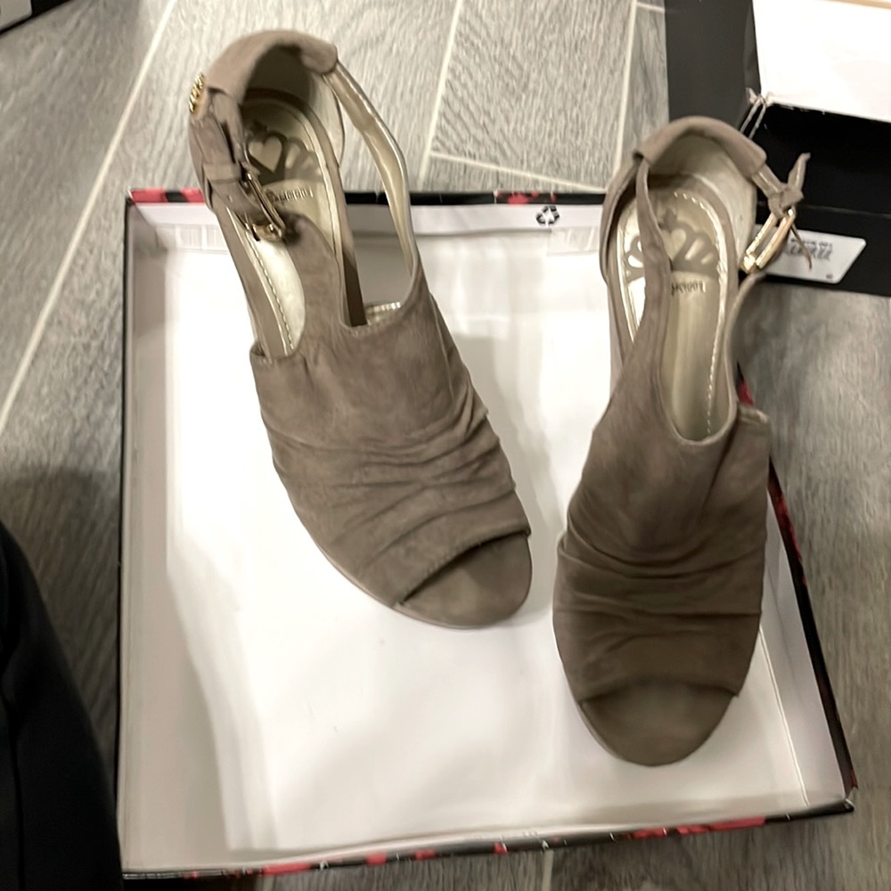 Taupe colored wedges.